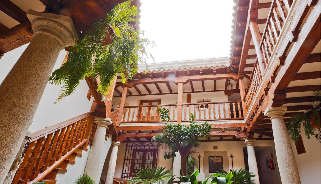 Posada Del Tio Juanon นาวาลการ์เนโณ ภายนอก รูปภาพ
